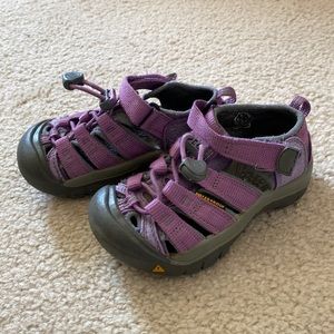Keen Sandals size 9
